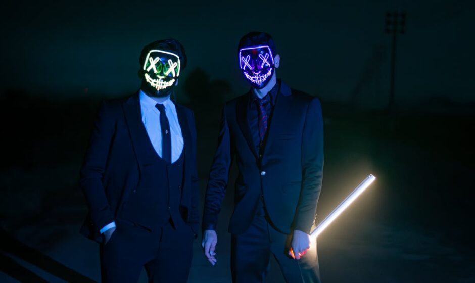 The Royalty of Grifters (Photo by iizanyar)